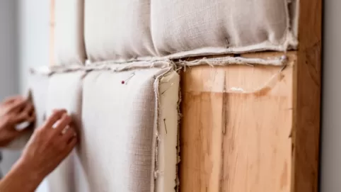 Montaż paneli tapicerowanych na płycie